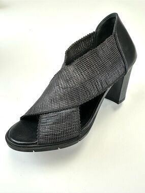 Hispanitas Black Leather Stretch Sandals Size 41 Peep Toe Block Heel Euro Chic